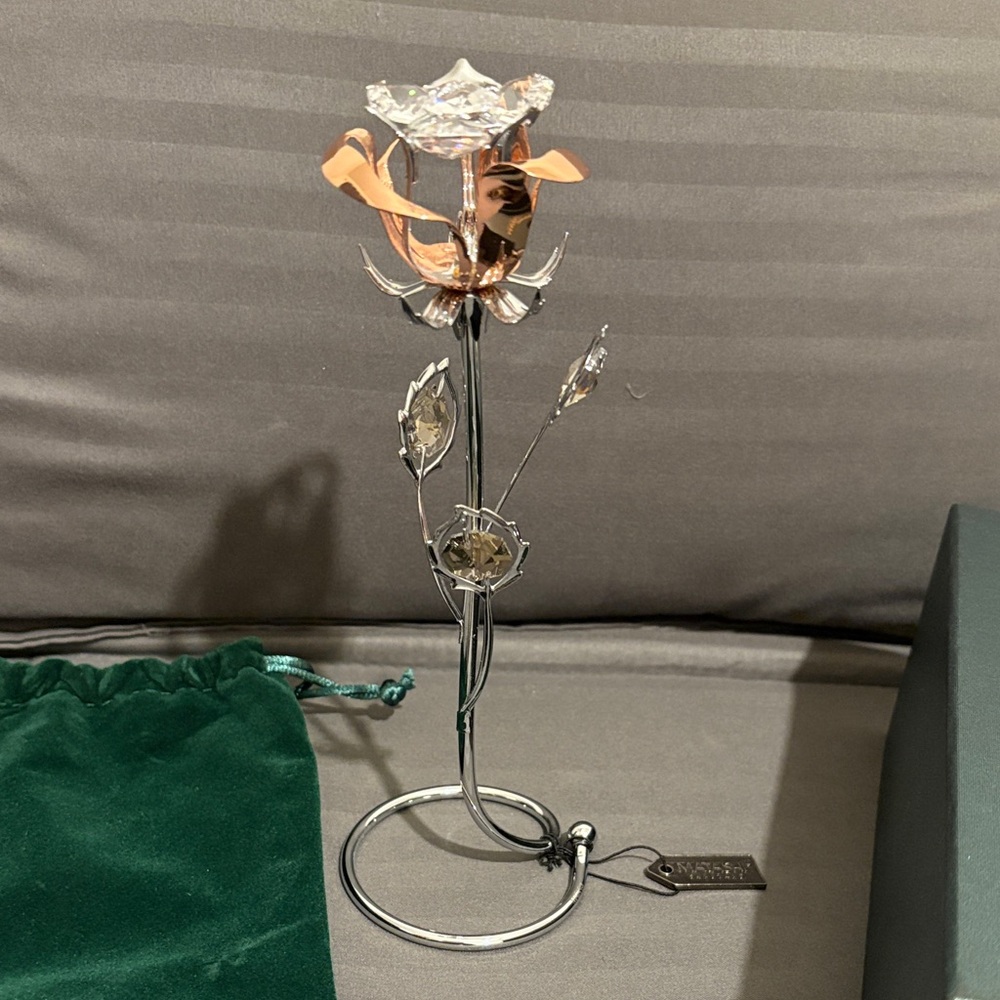 Matashi Rose Metal Flower Ornament Tabletop Home Décor Rose Gold Plated